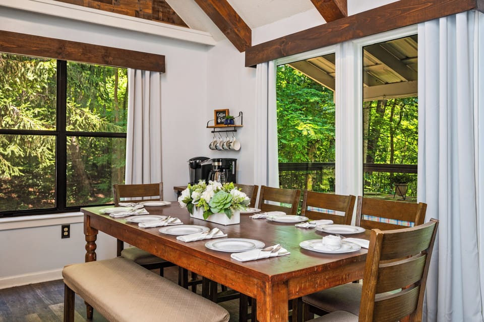 Breakfast, lunch, dinner, plenty of room for everybody at the dining table
