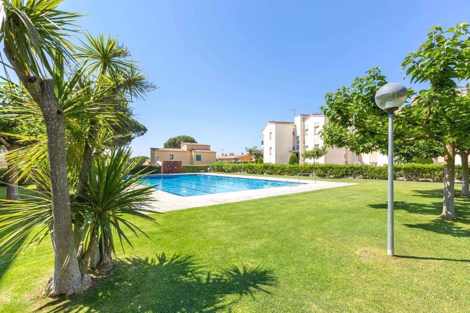 Holiday Home Swimming Pool