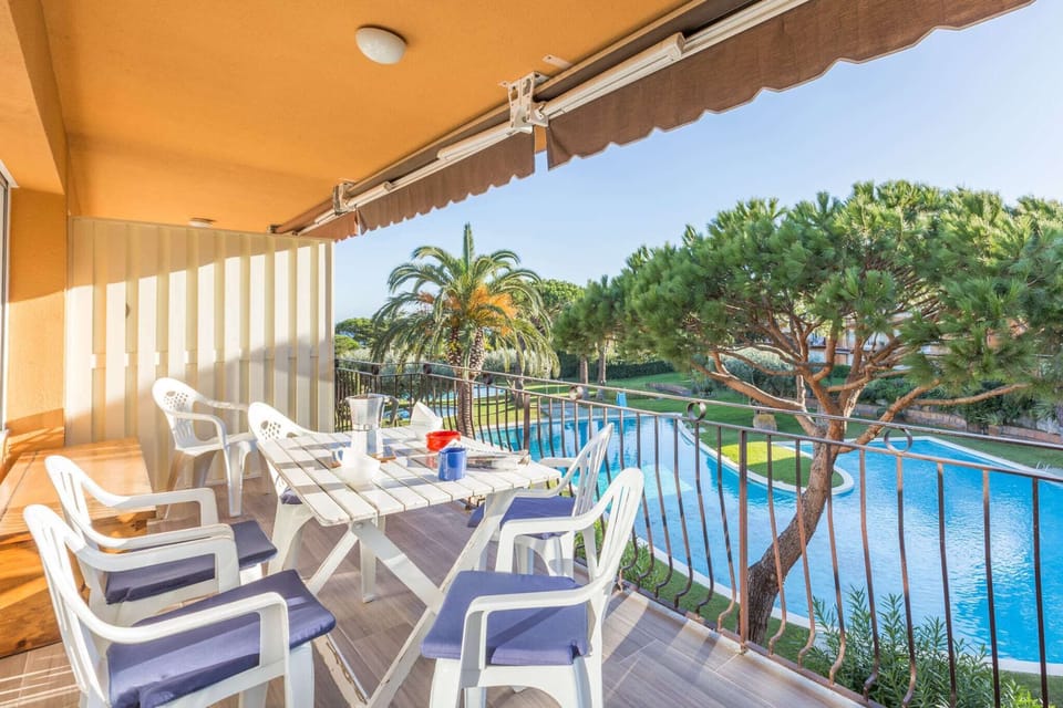 Holiday Home Swimming Pool