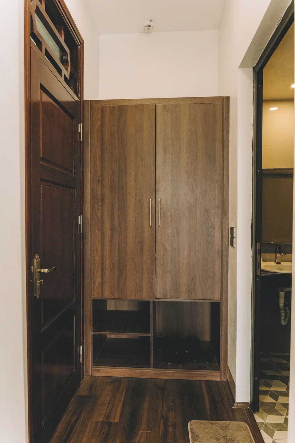 Deluxe Quadruple Room, Non Smoking, Balcony | Wardrobe