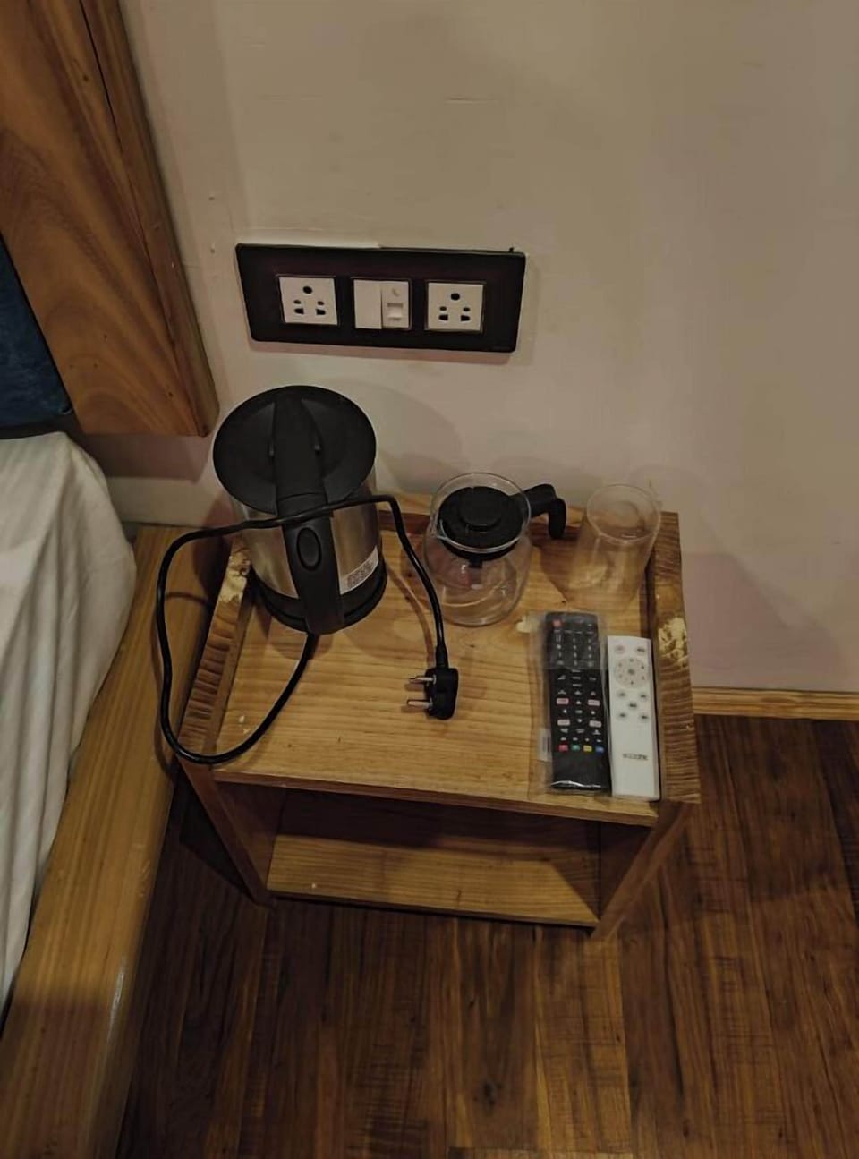 Desk, WiFi (free), bed sheets
