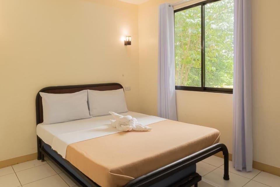 Deluxe Double Room Single Use | Premium bedding, minibar, desk, free WiFi