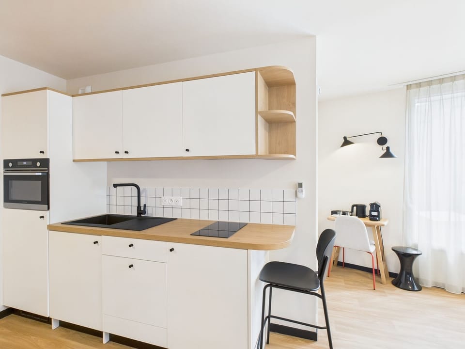 Appart M Premium | Private kitchen | Espresso maker, coffee/tea maker, electric kettle