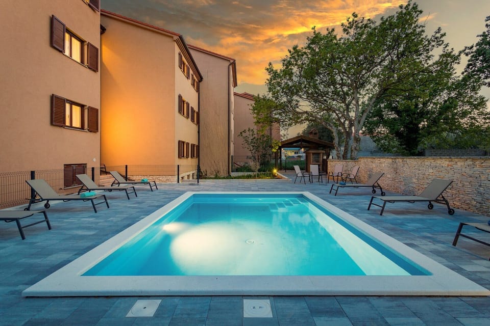 Holiday Home Swimming Pool
