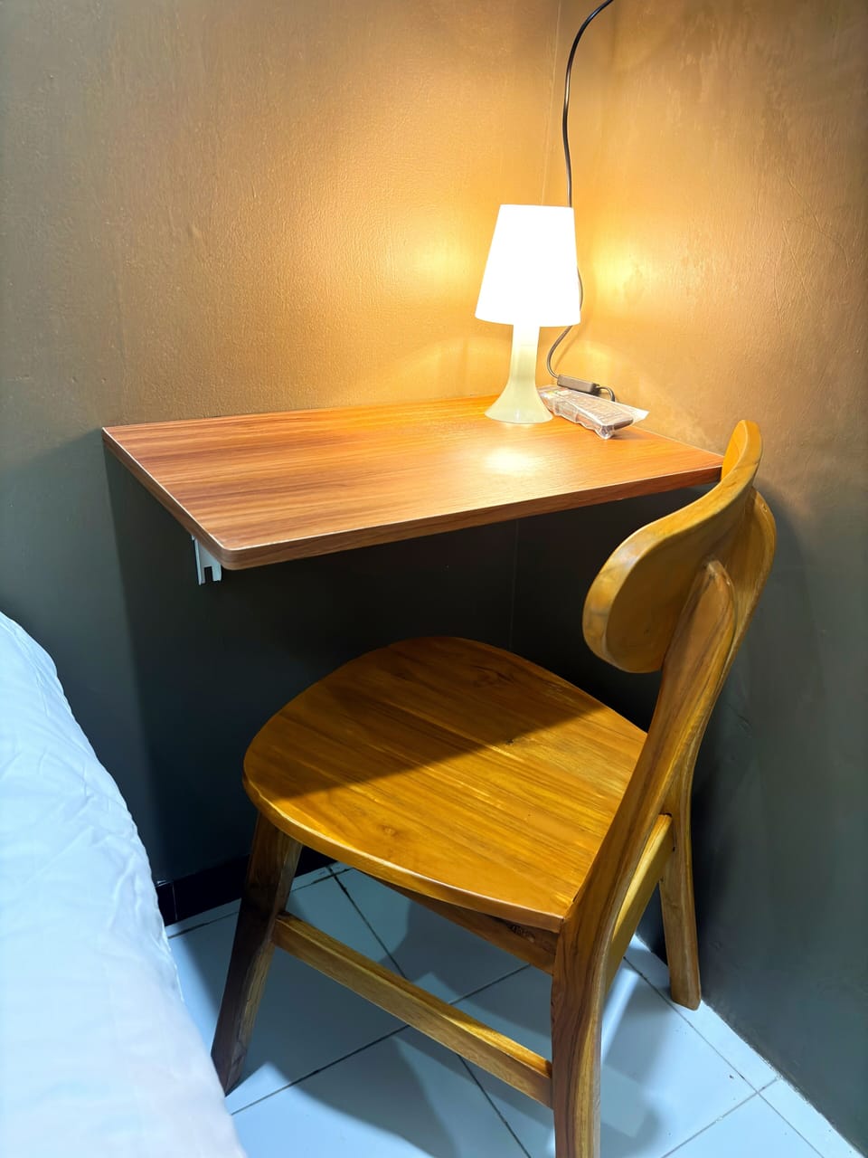 Deluxe Room | Desk, free WiFi