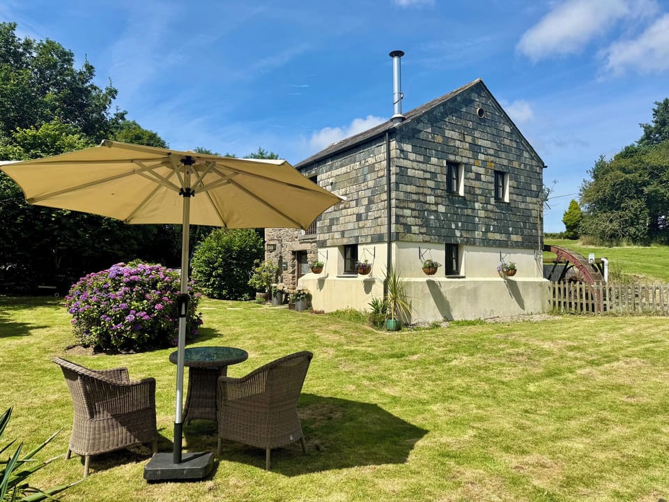 Cottage | Outdoor dining