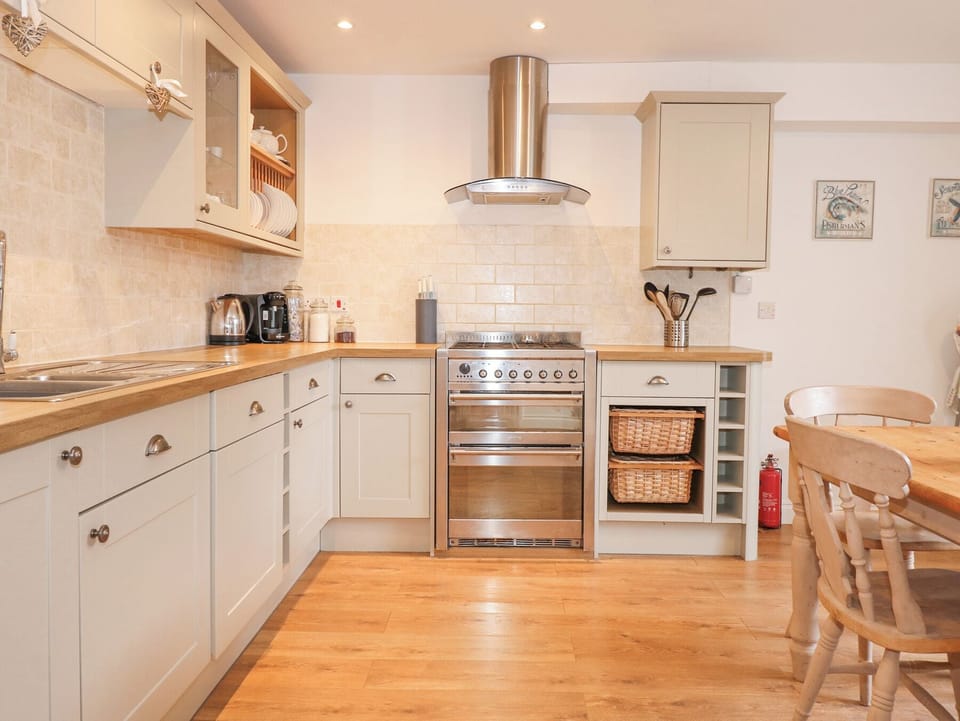 Fridge, microwave, dishwasher, toaster