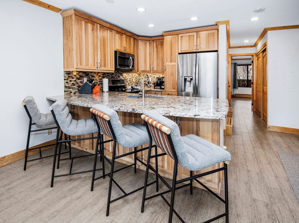 Cook up comfort in this fully stocked kitchen!