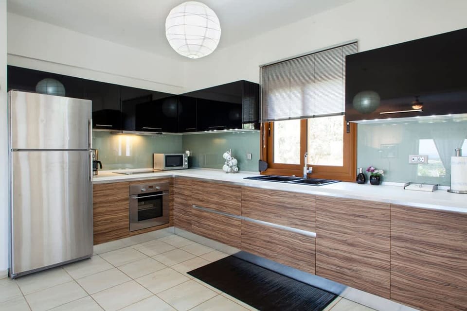 House | 3 bedrooms, desk, Internet