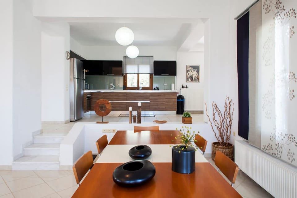 House | 3 bedrooms, desk, Internet