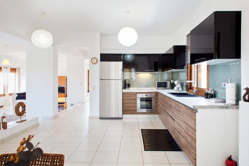 House | 3 bedrooms, desk, Internet