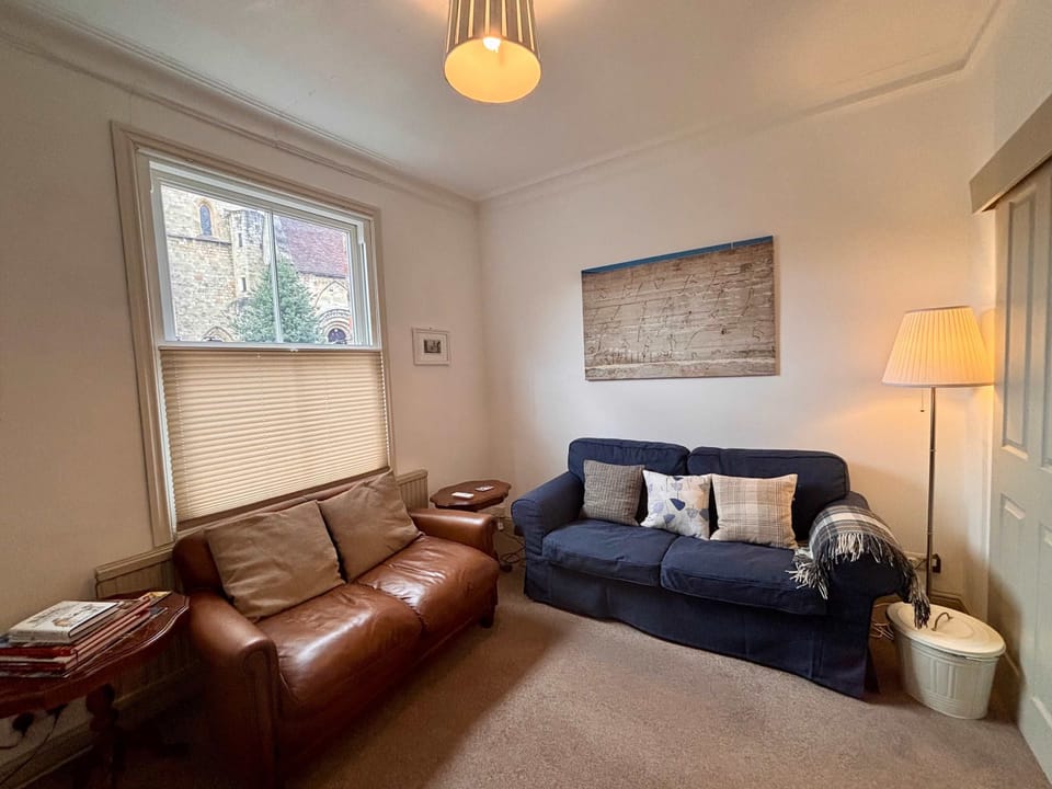 House | 2 bedrooms, desk, Internet