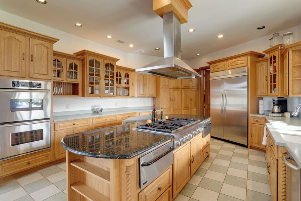 House (5 Bedrooms) | Interior