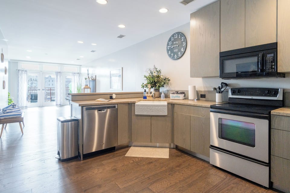 Fully Stocked Kitchen