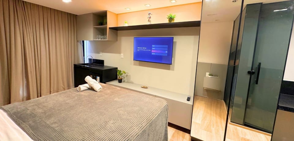Suite | 1 bedroom, desk, laptop workspace, free WiFi