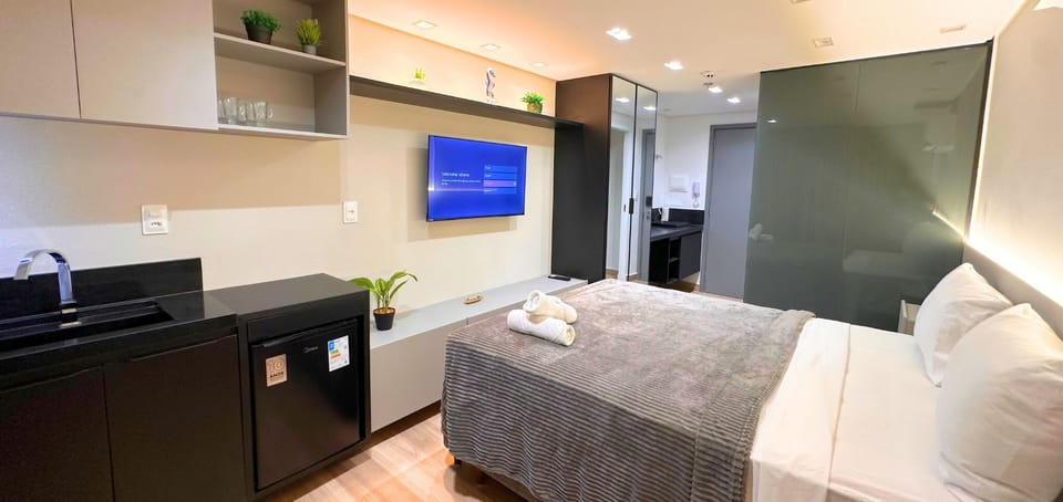 Suite | 1 bedroom, desk, laptop workspace, free WiFi