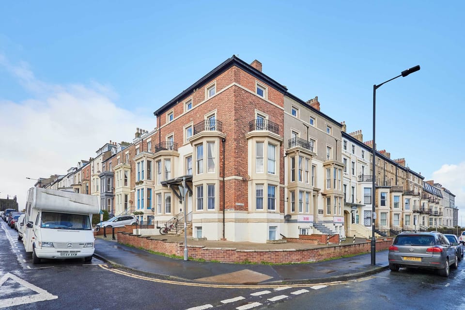 Benedictine Suite, Flat 9, Whitby - Host & Stay