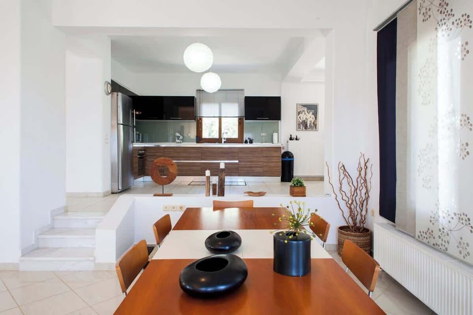 Dinning area and fully equipped kitchen space to prepare your meals 