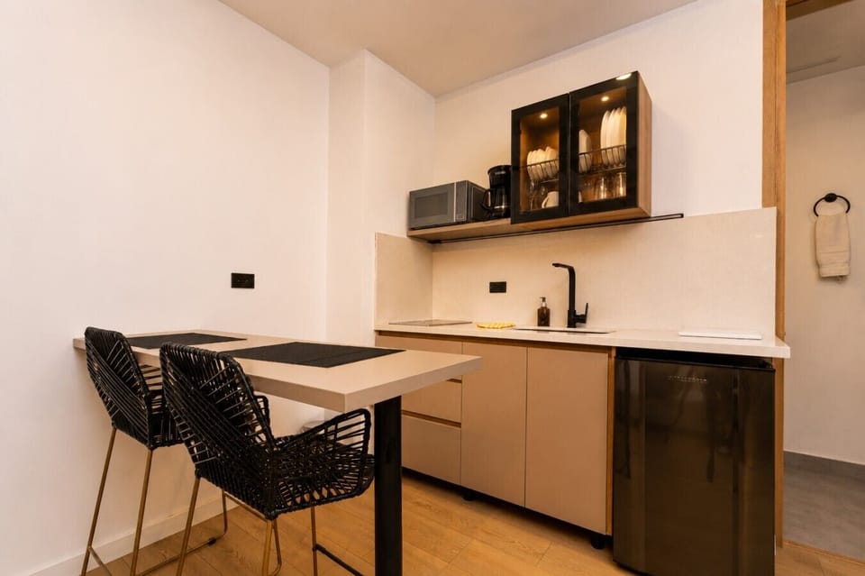 apartment loft in laureles, medellin digital nomads-3