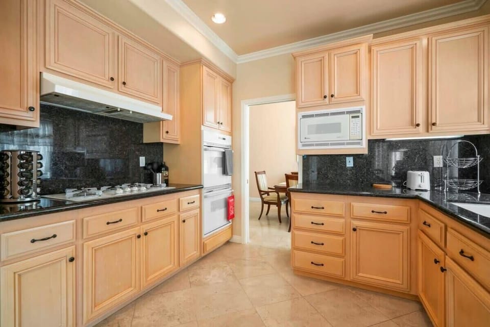 House, Private Pool, Mountain View (4 Bedrooms) | Private kitchen | Fridge, microwave, dishwasher, espresso maker