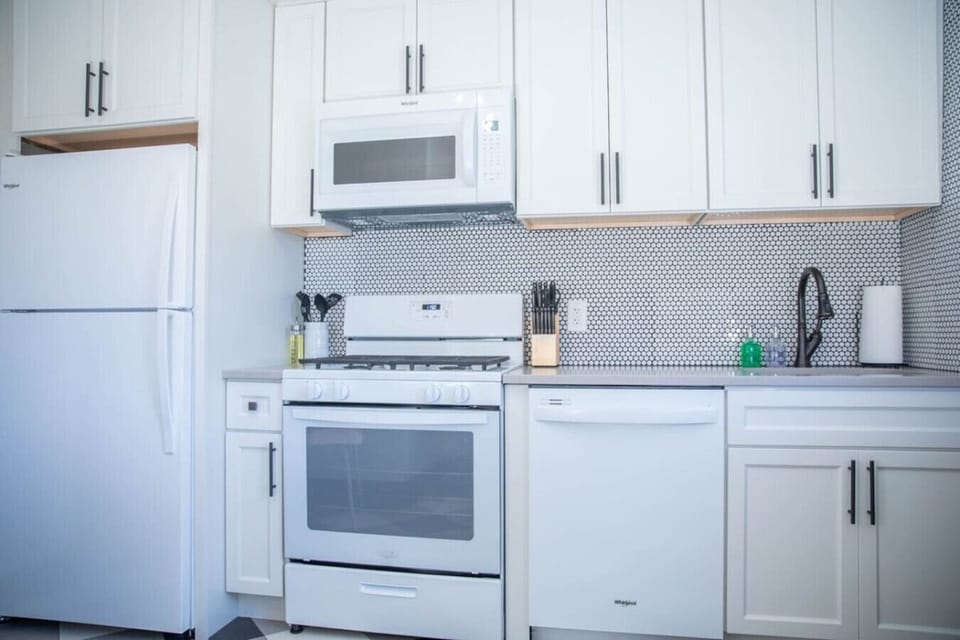Eat out...or don`t and stay in, pour yourself a glass of wine...and binge watch Netflix. This is your home away from home.  You do you.