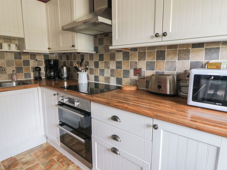 Fridge, microwave, dishwasher, toaster