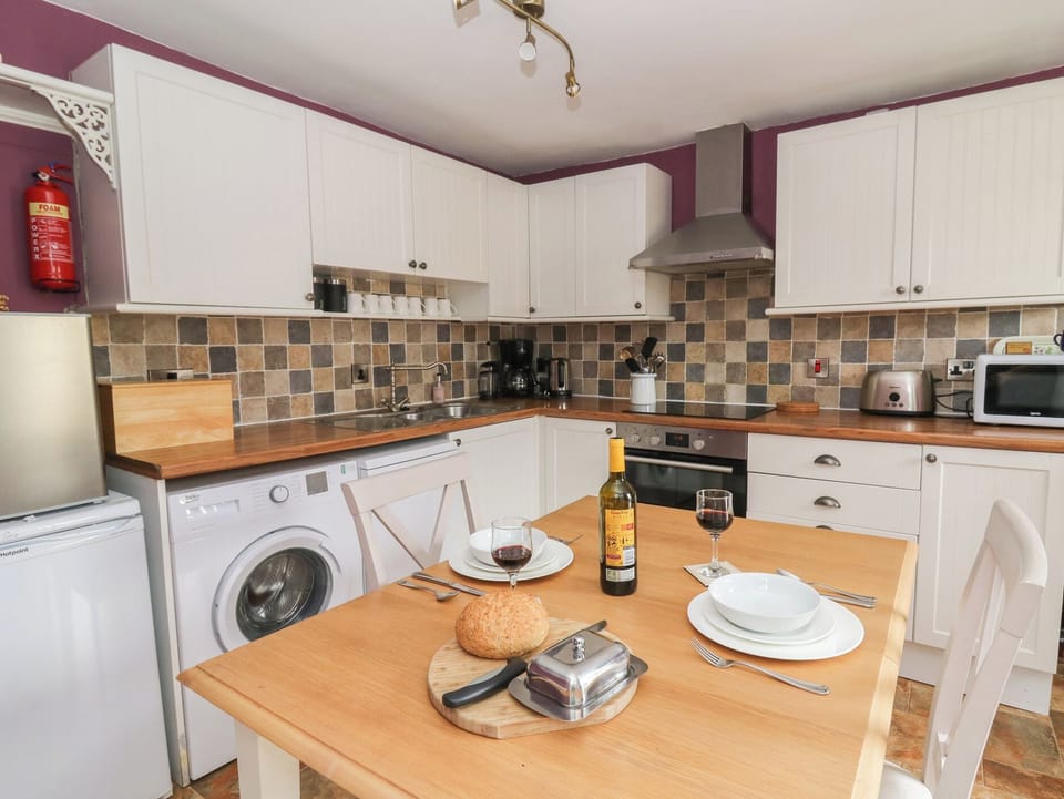 Fridge, microwave, dishwasher, toaster