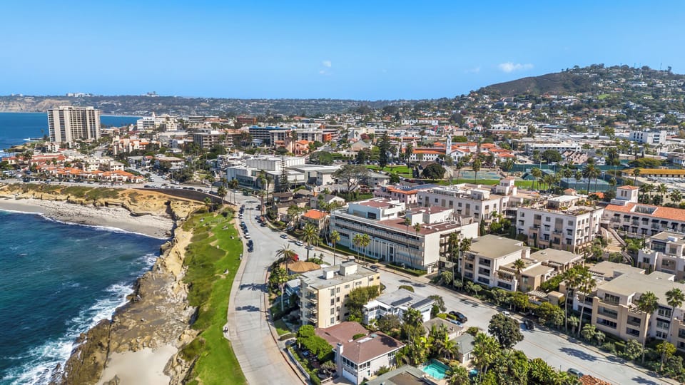 La Jolla village and beaches just minutes away from your coastal retreat.