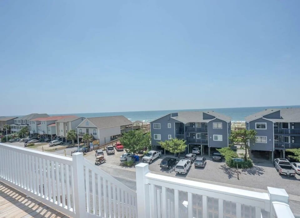 18 view from upper deck widow watch