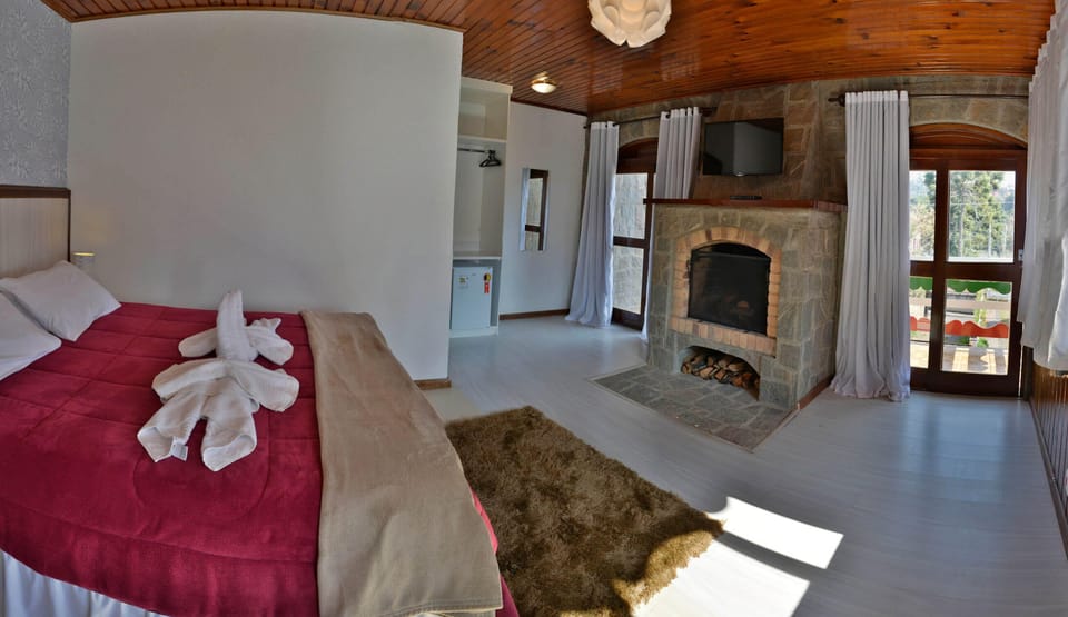 Deluxe Double Room | Free WiFi, bed sheets