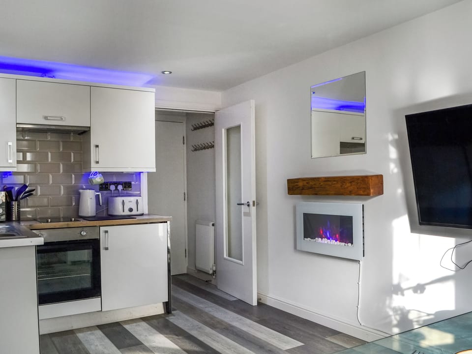 Open plan living space | Holly&rsquo;s Apartment, Beverley