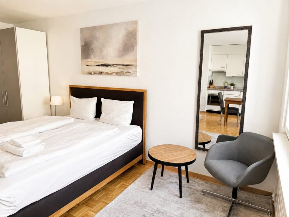 Art 06 Zimmer Bett