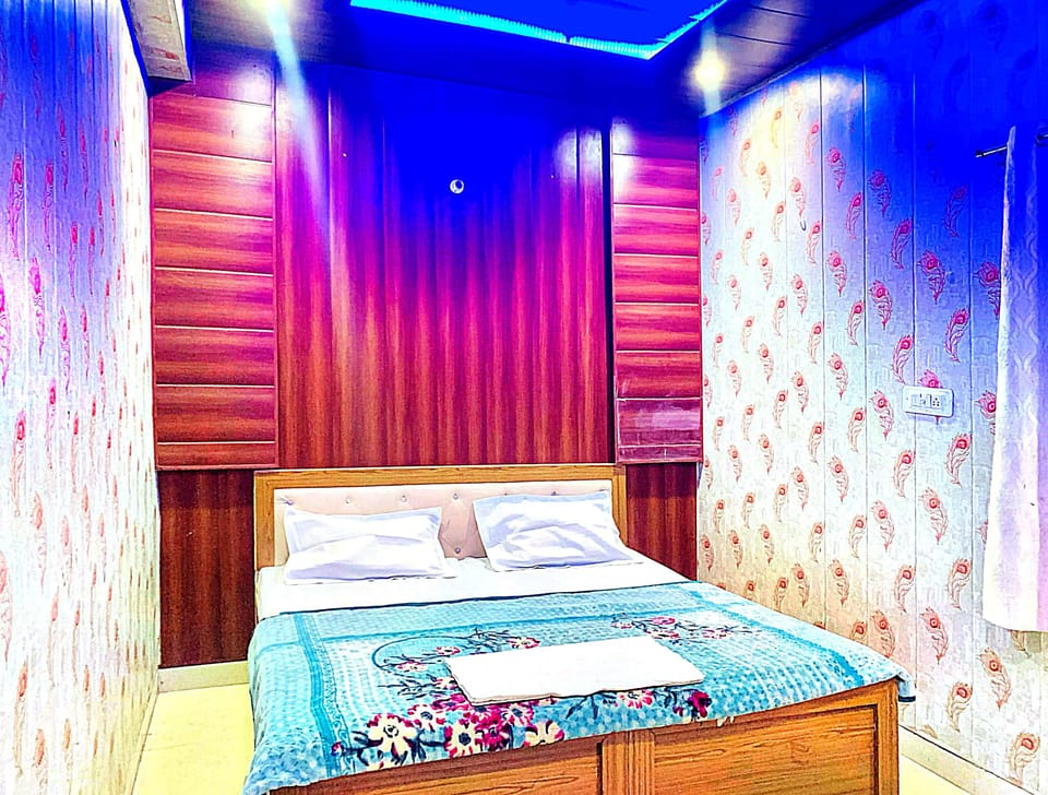 Standard Double Room | Desk, free WiFi