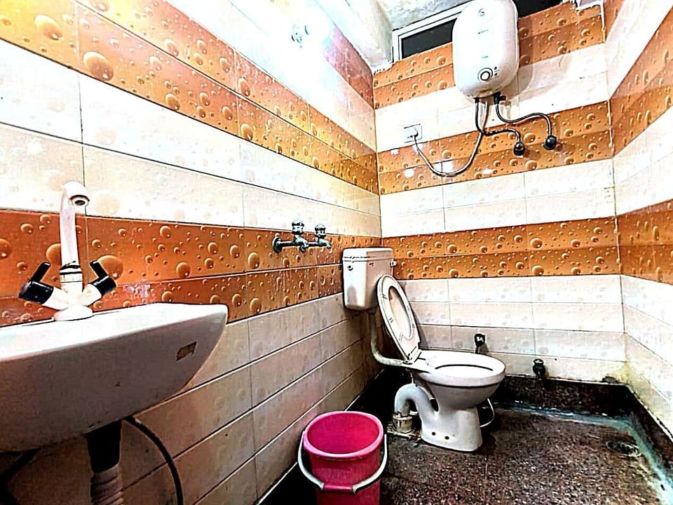 Shower, towels, soap, shampoo