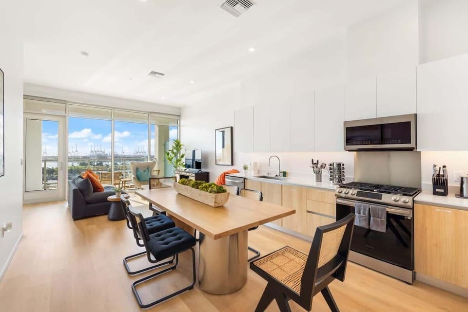 Grand Apartment, Ocean View, Beachside (2 Bedrooms) | Private kitchen | Fridge, microwave, oven, coffee/tea maker