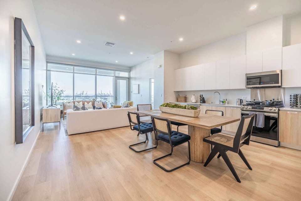 Apartment, Ocean View, Beachside (1 Bedroom) | In-room dining