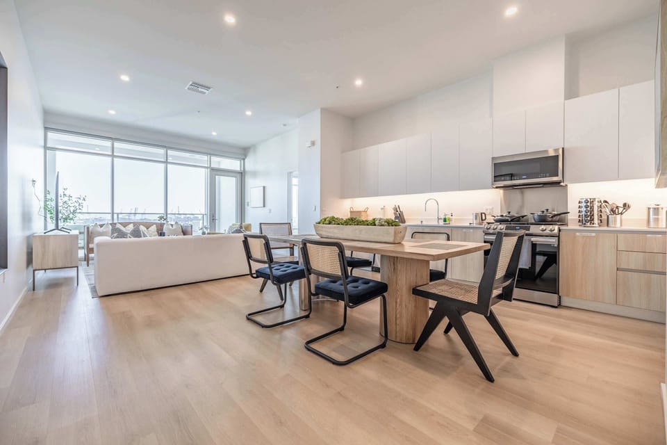 Apartment, Ocean View, Beachside (1 Bedroom) | In-room dining