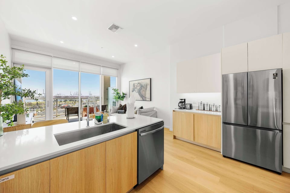 Apartment, Ocean View, Beachfront (1 Bedroom) | Private kitchen | Fridge, microwave, oven, dishwasher