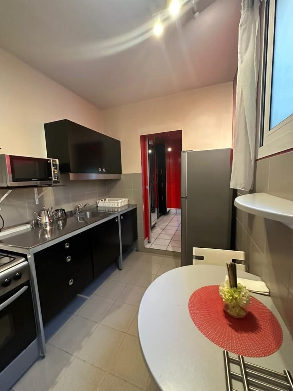 Deluxe Studio Suite, Bathtub, Garden View | Private kitchen | Electric kettle, rice cooker, freezer, paper towels