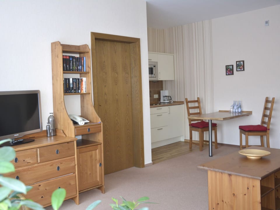 Classic Apartment, Garden View | Desk, laptop workspace, travel crib, WiFi (free)