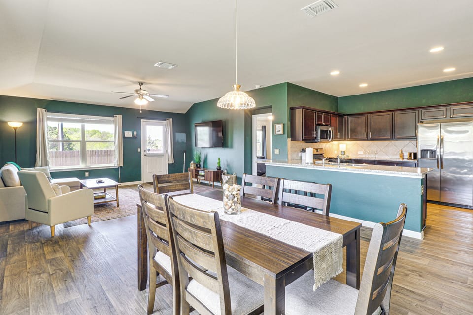 Dining Room | Single-Story Home | Dishware & Flatware