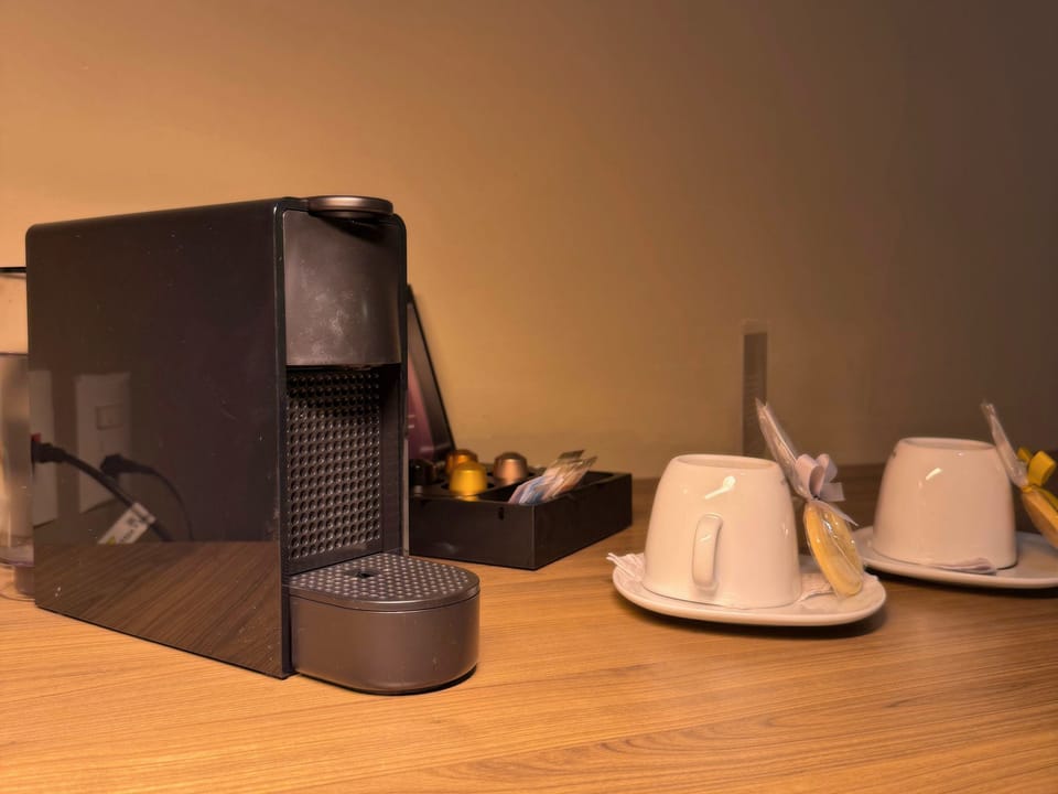 Executive Suite | Minibar, in-room safe, soundproofing, free WiFi