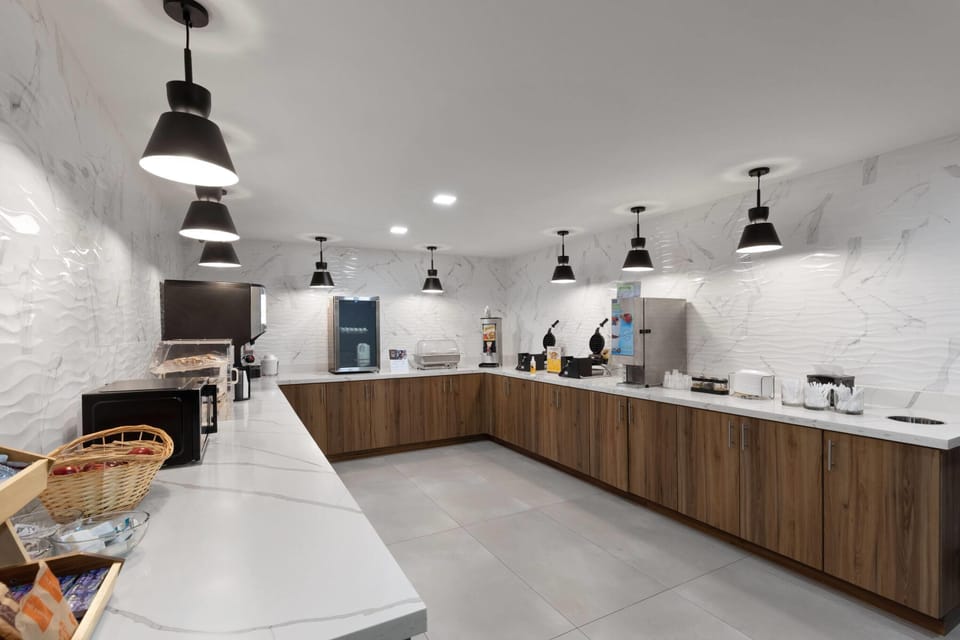 Free daily full breakfast