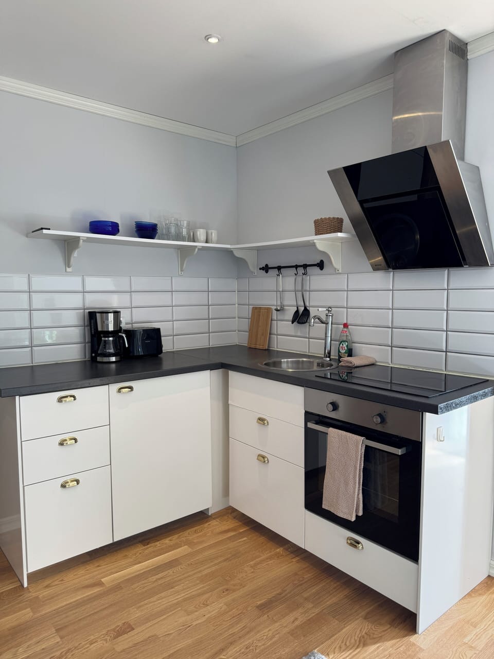 Family Studio Suite, 1 Bedroom, Non Smoking | Private kitchenette | Full-size fridge, microwave, oven, stovetop