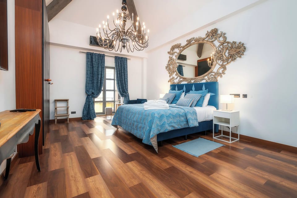 Deluxe Double Room | Desk, laptop workspace, free WiFi