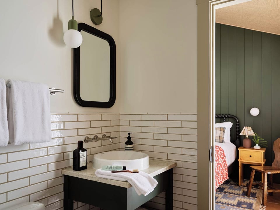 Loft | Bathroom | Combined shower/tub, designer toiletries, hair dryer, bathrobes
