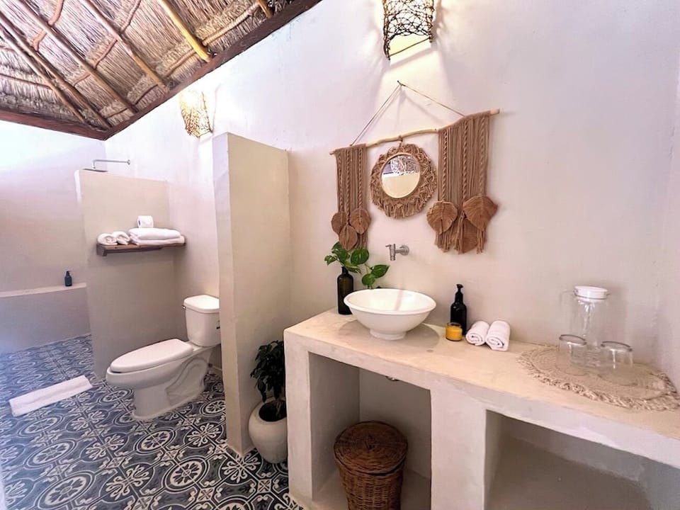 Design Cabin, 1 King Bed, Pool View | Bathroom | Deep soaking tub, hair dryer, towels, soap