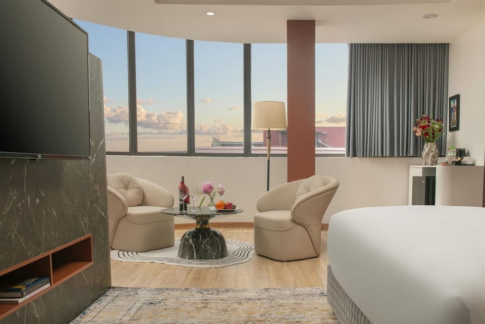 Executive Double Room, Balcony | Minibar, in-room safe, desk, laptop workspace