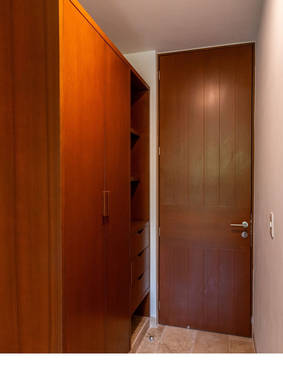 2 bedrooms, in-room safe, iron/ironing board, free WiFi