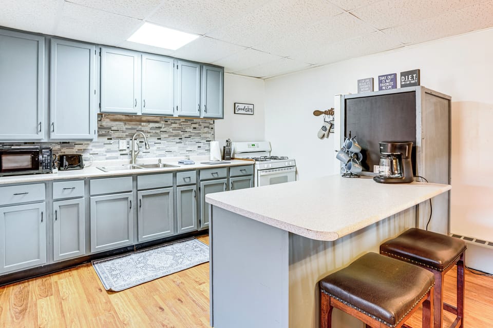 Kitchen | Drip Coffee Maker | Toaster | Microwave